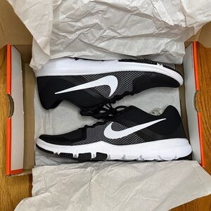 Men’s Nike Flex Control Sneakers